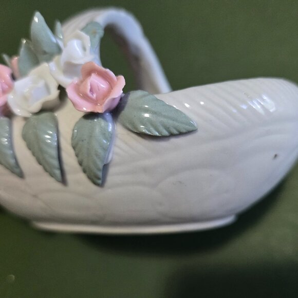 Vintage Ceramic Basket - Picture 4 of 9